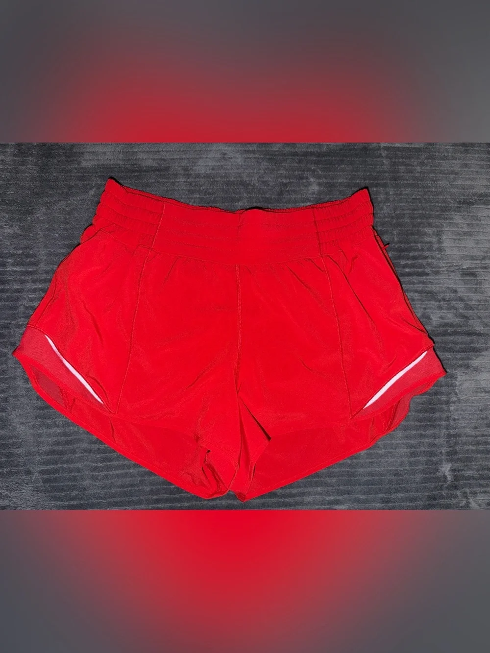 Lululemon Hotty Hot High Rise HR Lined Shorts Lulu Red 2.5 Like New